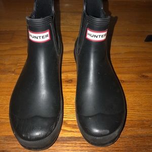 Cute Black Hunter Chelsea Boots!
